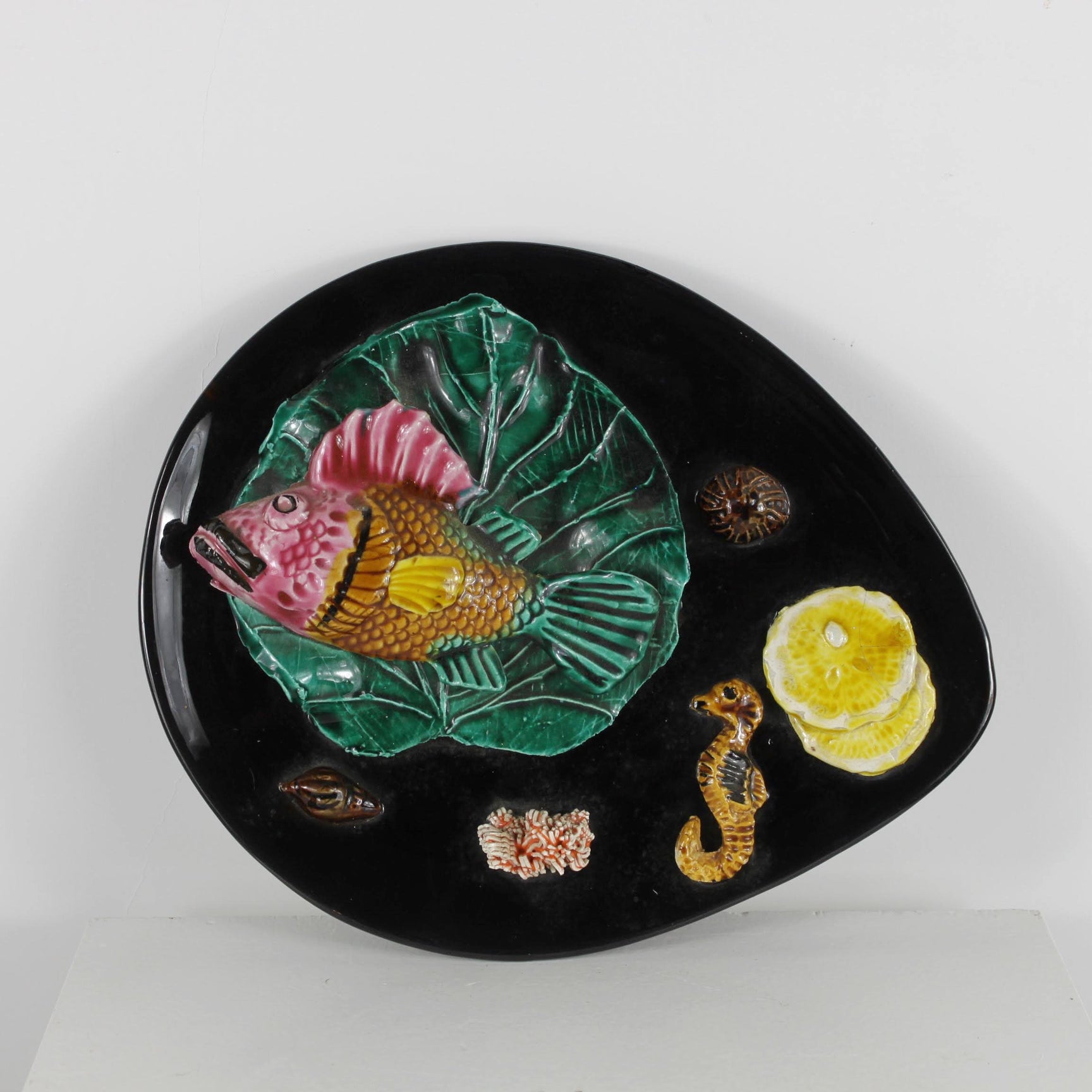 Assiette au décor marin DEBEAULIEU PARIS